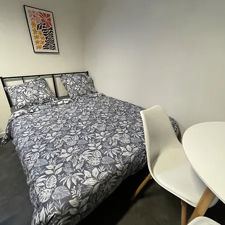 Modern For 3 People - Metro & Stade De France Apartment Saint-Denis (Seine-Saint-Denis)
